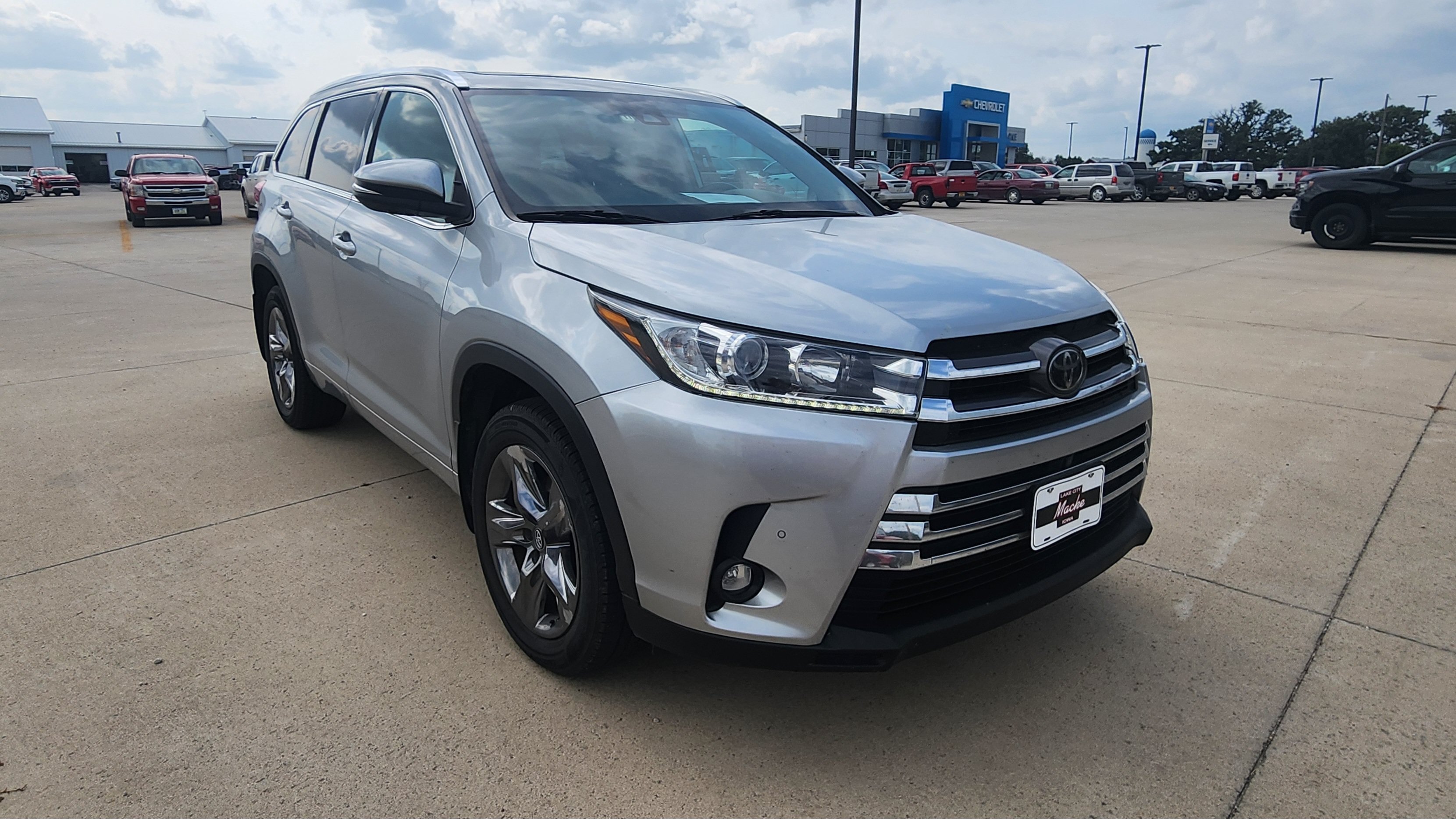 Used 2019 Toyota Highlander Limited Platinum AWD/4WD image 3