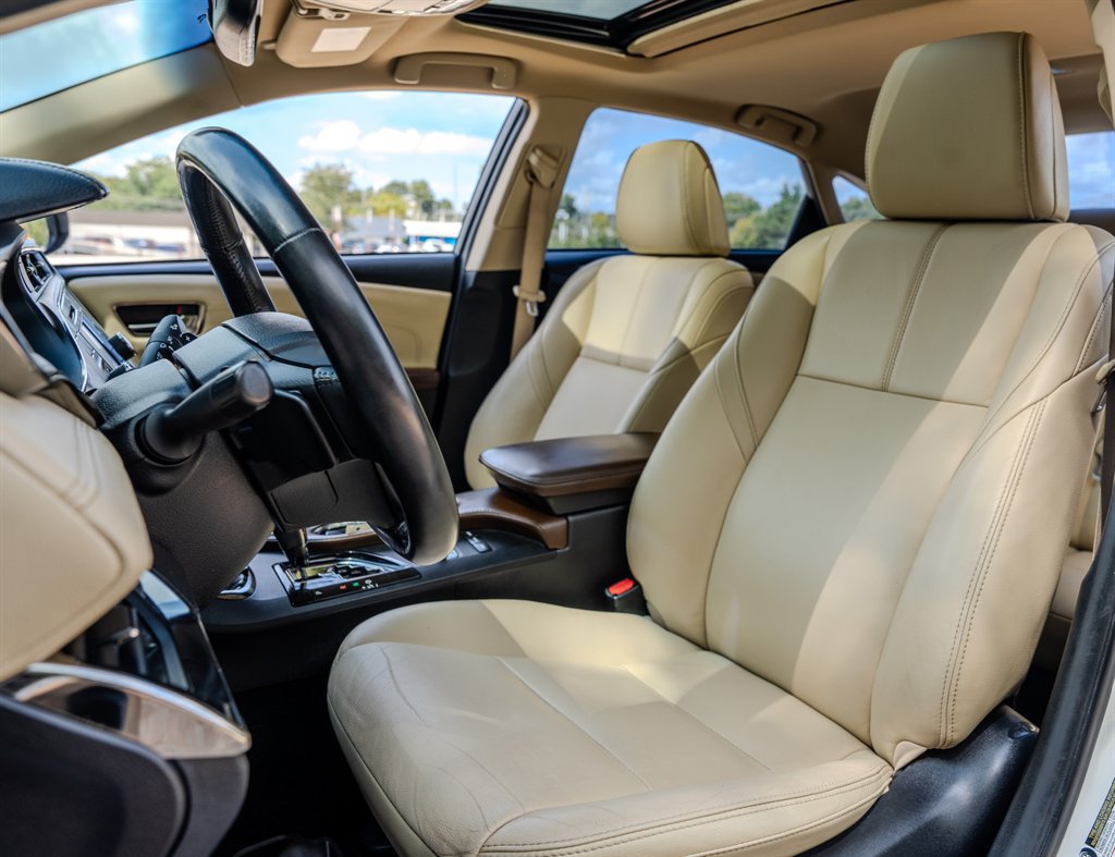 Used 2018 Toyota Avalon Touring w/ Carpet Mat Package FWD image 26
