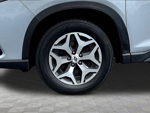 Used 2023 Subaru Forester Premium AWD/4WD image 34