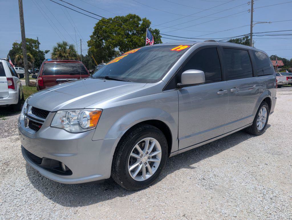 Used 2019 Dodge Grand Caravan SXT FWD image 1