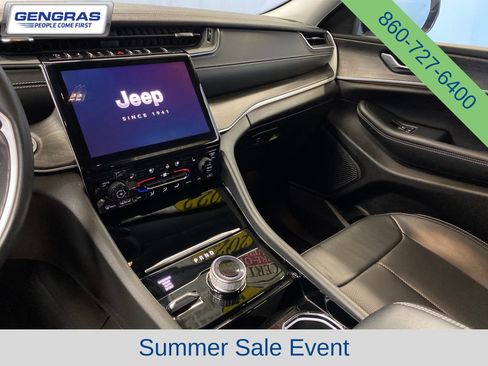 Used 2023 Jeep Grand Cherokee Limited w/ Luxury Tech Group II AWD/4WD image 15