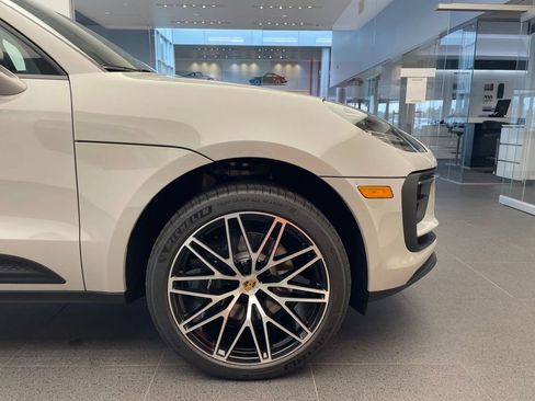 New 2026 Porsche Macan image 25