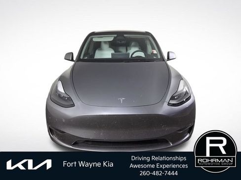 Used 2025 Tesla Model Y Long Range AWD/4WD image 3