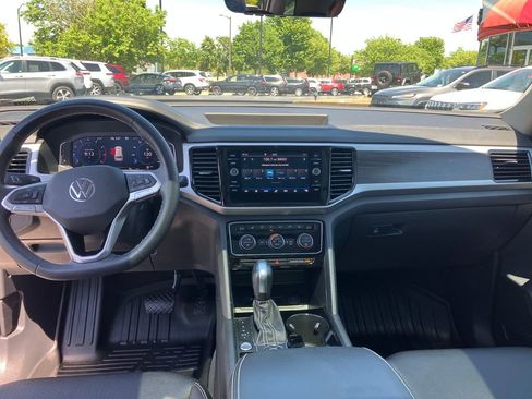 Used 2023 Volkswagen Atlas SE w/ Panoramic Sunroof Package AWD/4WD image 14