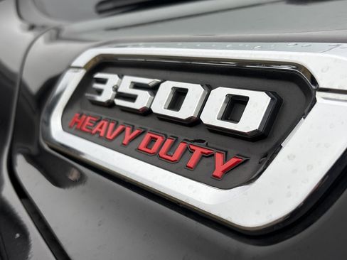 Used 2024 RAM 3500 Big Horn w/ Sport Appearance Package image 10