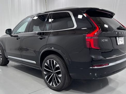 Certified 2026 Volvo XC90 B6 Plus AWD/4WD image 8