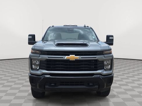 Used 2025 Chevrolet Silverado 2500 Custom w/ Custom Value Package AWD/4WD image 2