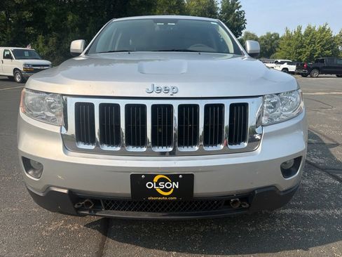 Used 2011 Jeep Grand Cherokee Laredo AWD/4WD image 2