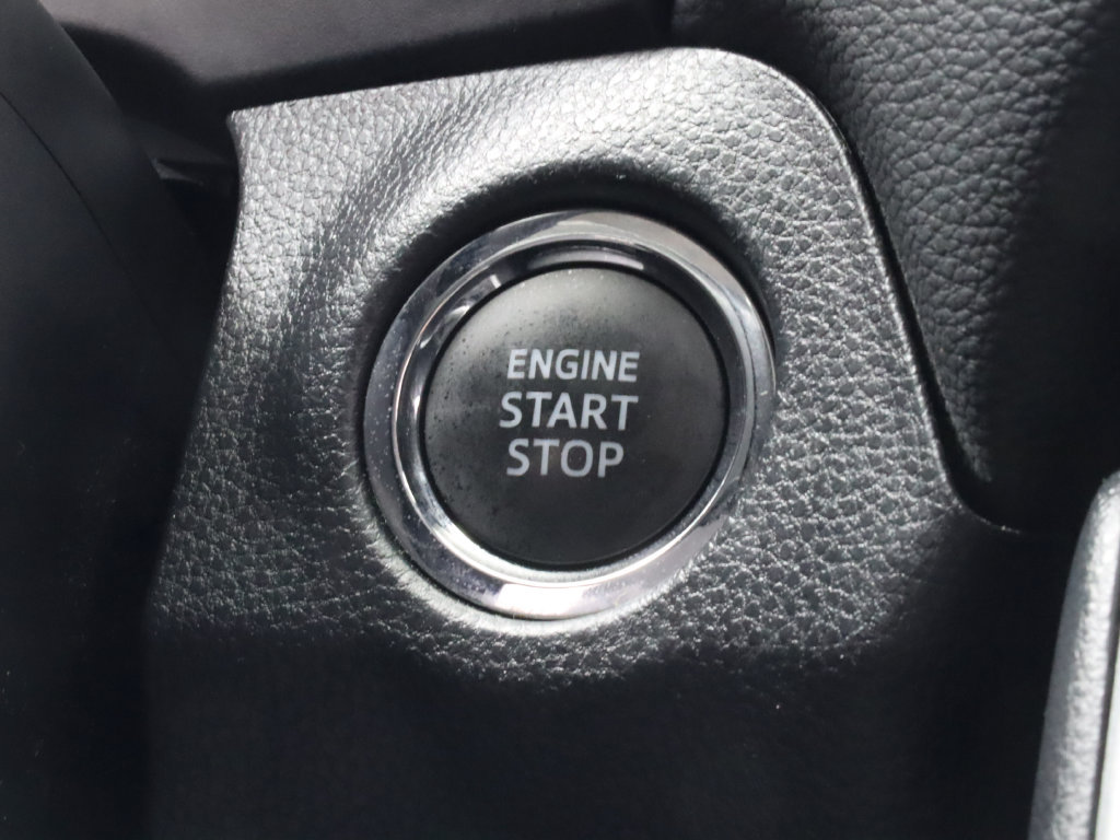 Used 2025 Toyota RAV4 XLE FWD image 17