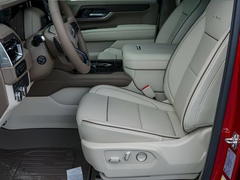 New 2026 GMC Yukon Denali w/ Sun & Power Step Package AWD/4WD image 10