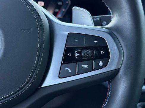 Used 2025 BMW X7 M60i w/ Climate Comfort Package image 25