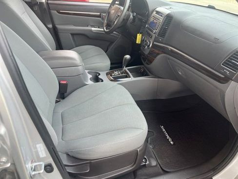 Used 2012 Hyundai Santa Fe GLS image 7