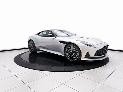 Used 2024 Aston Martin DB12 Coupe image 16