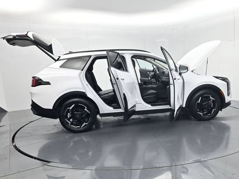 Certified 2026 Kia Sportage EX w/ EX Panorama Roof Package FWD image 57