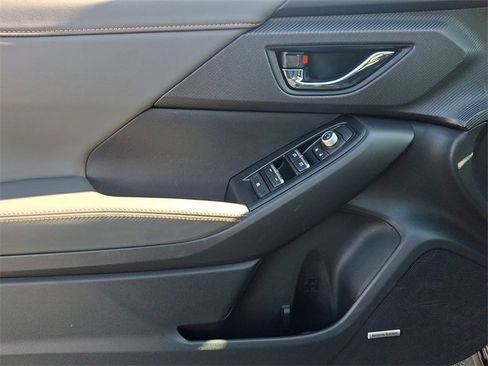 Used 2025 Subaru Crosstrek 2.5i Limited w/ Popular Package #3A image 12