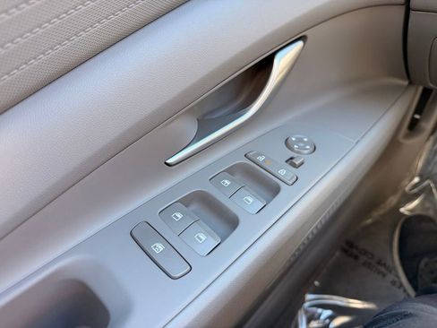 Used 2024 Hyundai Elantra SE image 20