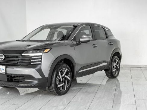 Used 2025 Nissan Kicks SV image 57