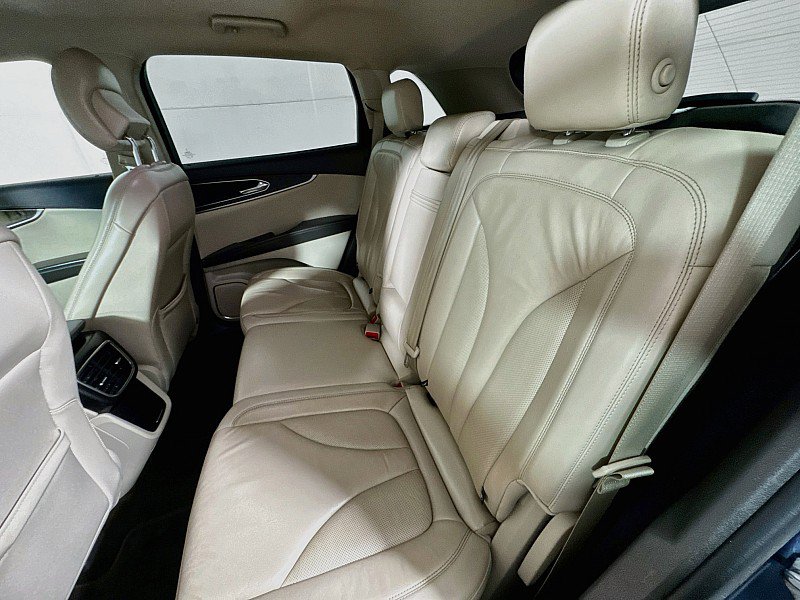Used 2019 Lincoln Nautilus Select w/ Cargo Utility Package FWD image 22