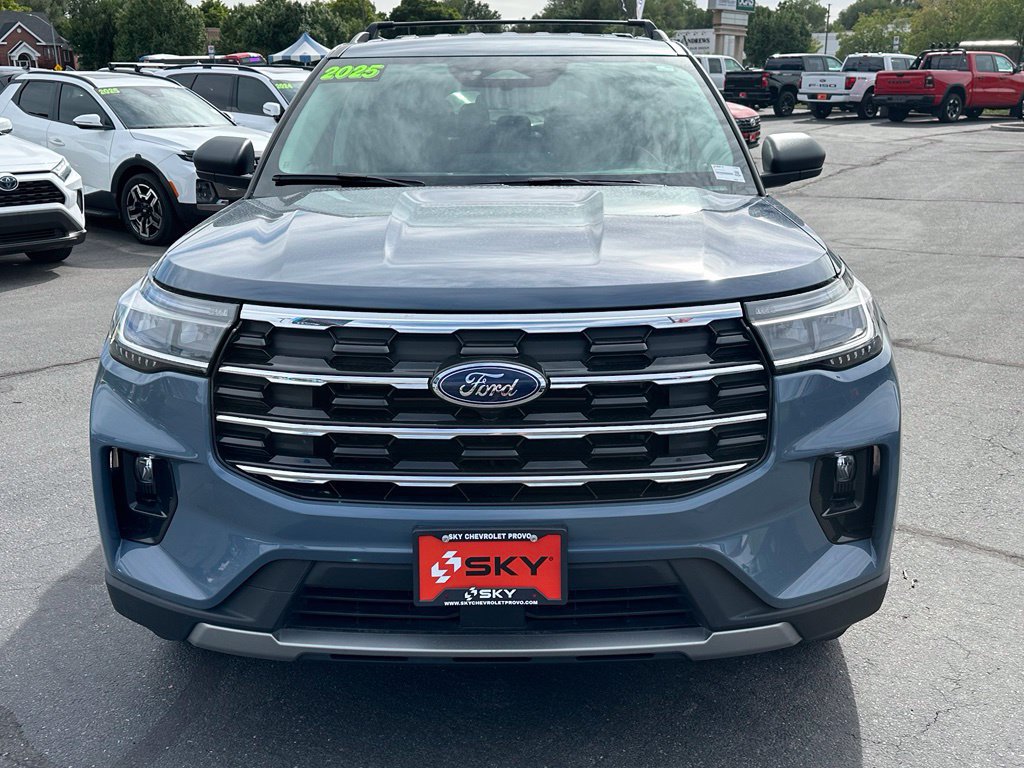 Used 2025 Ford Explorer Active w/ Active Comfort Package AWD/4WD image 7
