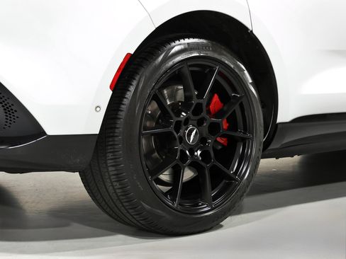 Used 2021 Aston Martin DBX AWD/4WD image 33