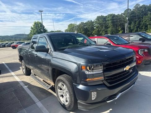 Used 2018 Chevrolet Silverado 1500 LT w/ All Star Edition AWD/4WD image 4