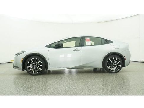 New 2026 Toyota Prius Plug-In Hybrid FWD image 19