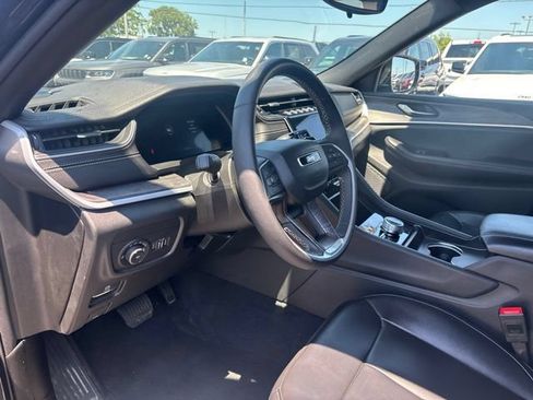 Used 2024 Jeep Grand Cherokee L Limited w/ Black Appearance Package AWD/4WD image 30