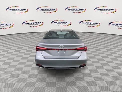 Used 2019 Toyota Avalon Limited image 7