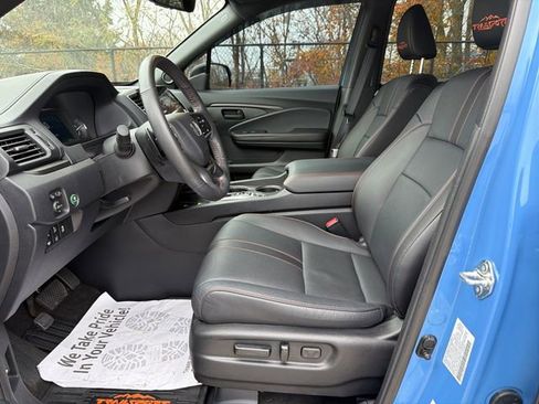 Used 2025 Honda Passport TrailSport image 9