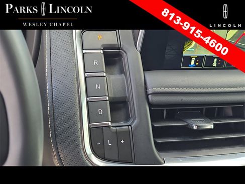 Used 2024 GMC Yukon SLT w/ SLT Luxury Package image 28