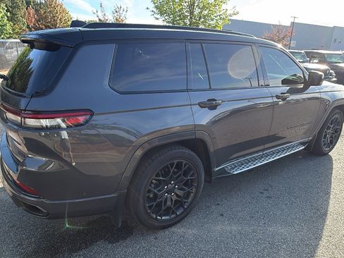 Used 2025 Jeep Grand Cherokee L Summit AWD/4WD image 8