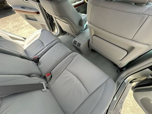 Used 2005 Lexus RX 330 w/ Premium Pkg FWD image 52