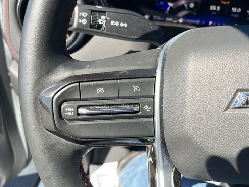 Used 2024 Chevrolet Colorado Z71 w/ Z71 Convenience Package 2 image 11