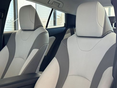 Used 2021 Toyota Prius Prime XLE FWD image 26
