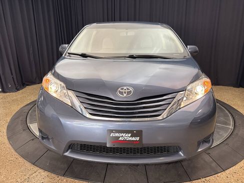 Used 2016 Toyota Sienna LE FWD image 9