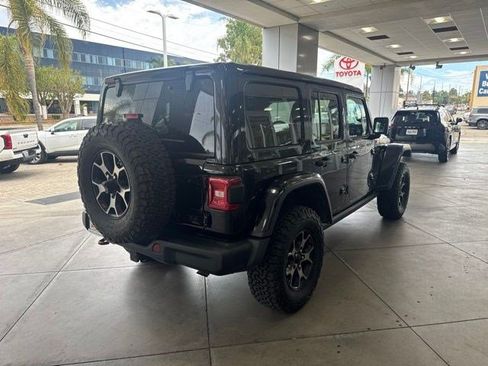 Used 2018 Jeep Wrangler Unlimited Rubicon AWD/4WD image 8