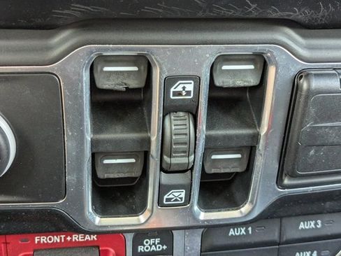 Used 2020 Jeep Gladiator Rubicon w/ Dual Top Group AWD/4WD image 29