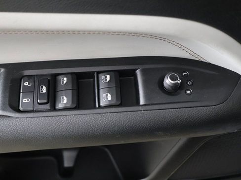 Used 2022 Jeep Compass Limited image 35