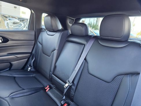 New 2026 Jeep Compass Latitude image 24