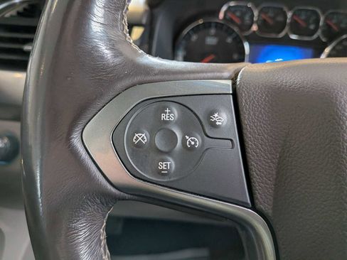 Used 2018 Chevrolet Suburban LT image 22