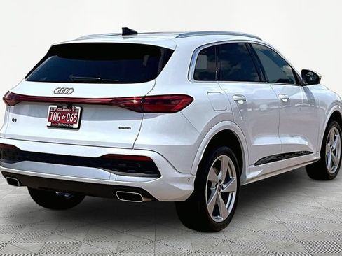 Used 2025 Audi Q5 Premium Plus w/ Premium Plus AWD/4WD image 2