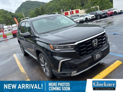 Used 2025 Honda Pilot Touring image 3