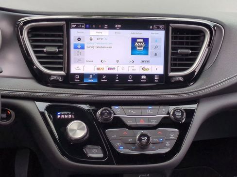 New 2026 Chrysler Pacifica Select FWD image 29