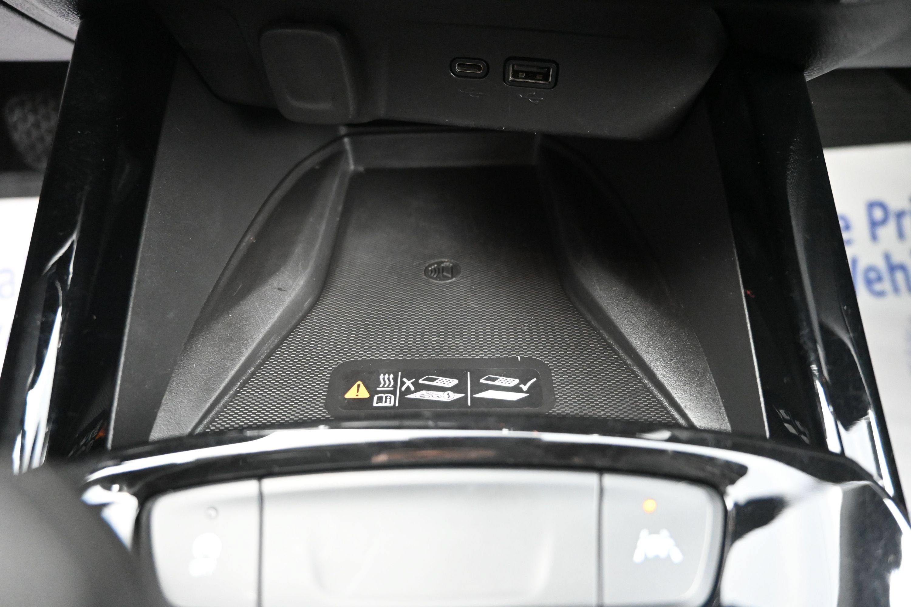 Used 2025 Chevrolet Trax RS w/ Sunroof Package FWD image 22