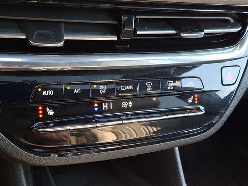 Certified 2025 Buick Envista Avenir image 16