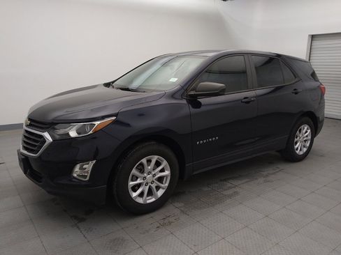 Used 2020 Chevrolet Equinox LS image 2