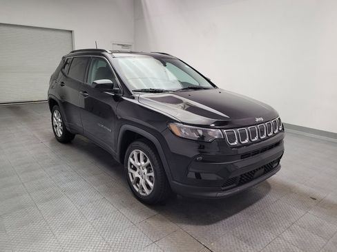 Used 2022 Jeep Compass Latitude AWD/4WD image 13