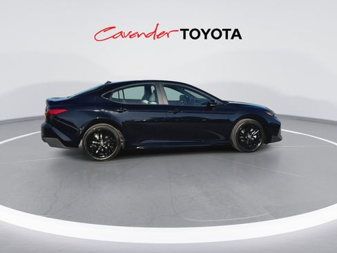 Used 2026 Toyota Camry SE w/ Convenience Package image 9