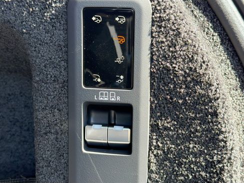 New 2026 Land Rover Range Rover SE image 12