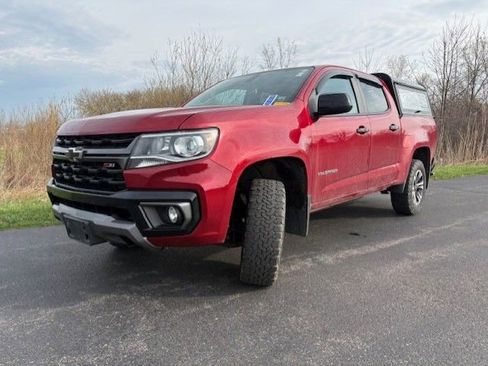 Used 2021 Chevrolet Colorado Z71 AWD/4WD image 3